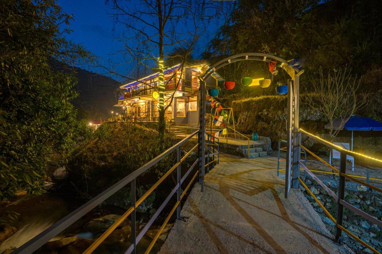 The Hosteller Mussoorie By The Streamside, Kempty Εξωτερικό φωτογραφία